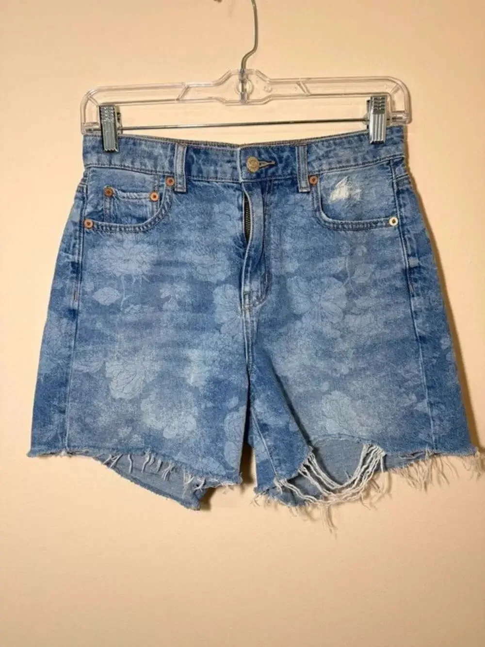 American Eagle Baggy Mom Short with Floral Print